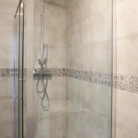 60 M With Terrace Near Train Stations *